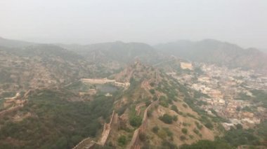 Jaipur, Hindistan - 17. kalenin yüksekliğinden güzel bir mahalle manzarası