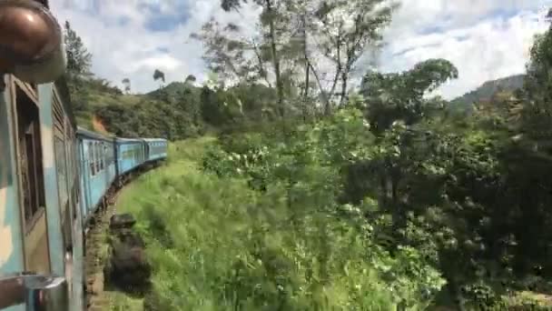 Ella, Sri Lanka, tráfego ferroviário de alta velocidade — Vídeo de Stock