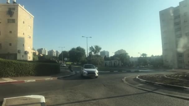 Hayfa, İsrail - 14. Bölümde şehir otobüsü trafiği — Stok video