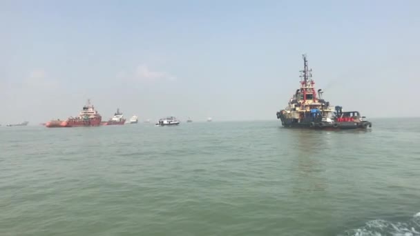 Mumbai, India - View of ships in the Arabian Sea part 15 — 图库视频影像