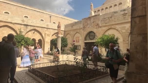 Bethlehem, Palestine - October 20, 2019: tourists walk the streets of the city par 3 — Wideo stockowe