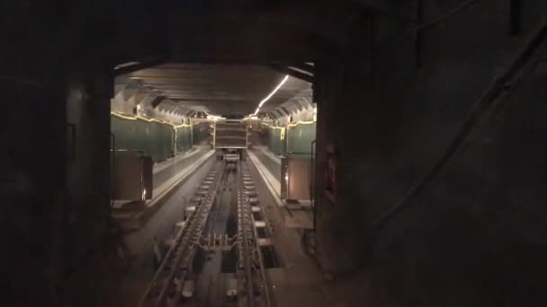 Barcelona, Hiszpania, tunel metra część 1 — Wideo stockowe