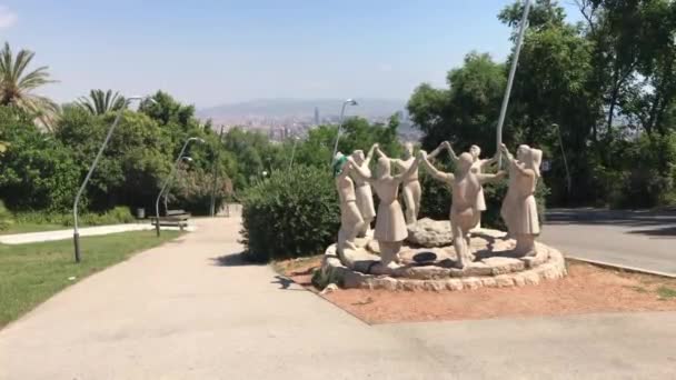 Barcellona, Spagna. Una statua di un albero — Video Stock