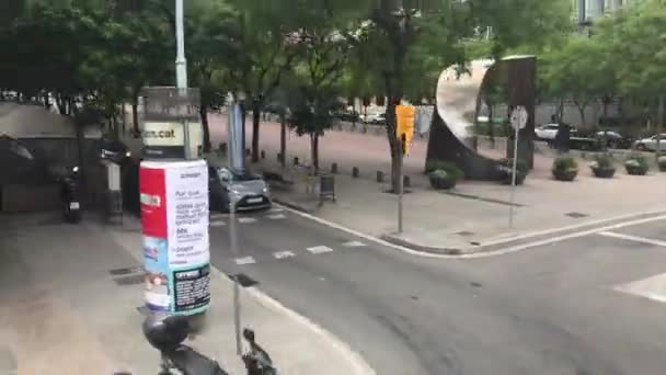 Barcelona, España. Un primer plano de una calle — Vídeos de Stock