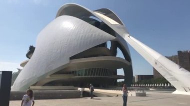 Valencia, İspanya, 22 Haziran 2019: Pistin tepesinde oturan bir savaş uçağı