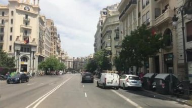 Valencia, İspanya, işlek bir şehir caddesine yakın çekim