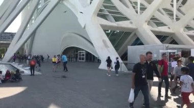 Valencia, İspanya, 22 Haziran 2019: Bir uçağın etrafında duran bir grup insan