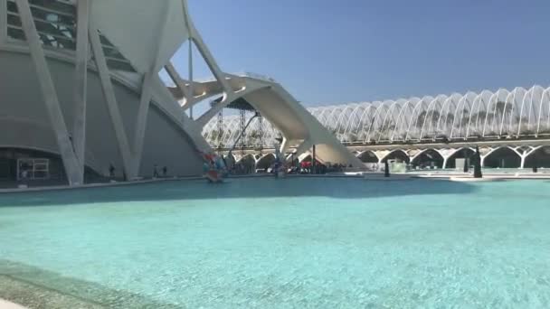 Valencia, Spanje, Een close-up van een brug — Stockvideo