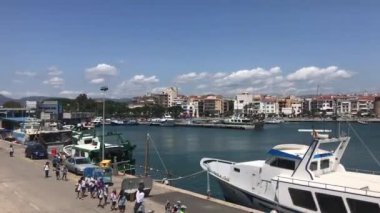 Cambrils, İspanya, 25 Haziran 2019: Teknede bir grup insan