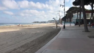 La-Pineda, İspanya, Yol kenarında bir tabela