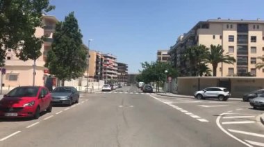 La-Pineda, İspanya, Sokakta bir araba bekliyor