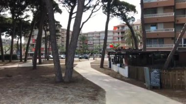 La-Pineda, İspanya, Binanın kenarında bir tabela