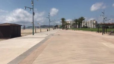 La-Pineda, İspanya, rıhtımda sıcak bir gün