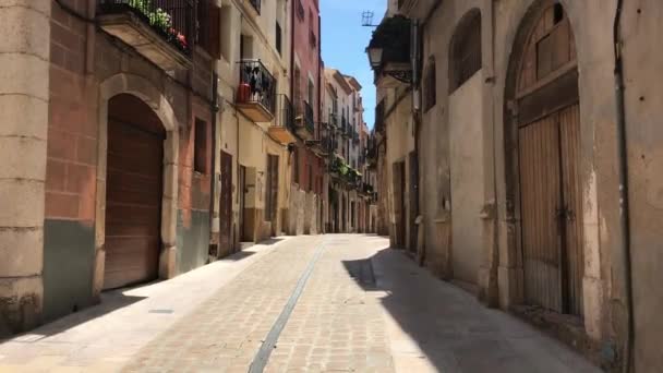 Montblanc, España, Un primer plano de un edificio de ladrillo — Vídeo de stock