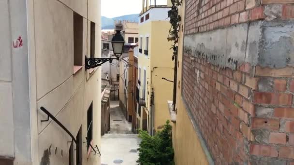 Montblanc, Spanien, En tegelbyggnad — Stockvideo