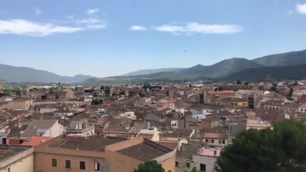 Montblanc, Spain, A large building with a mountain in the background — Stock Video