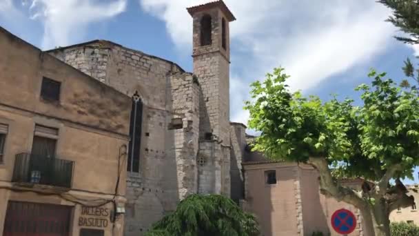 Montblanc, Испания, Старое каменное здание — стоковое видео