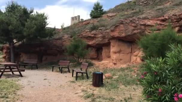 Montblanc, España, arbustos verdes en la ladera de la montaña — Vídeos de Stock