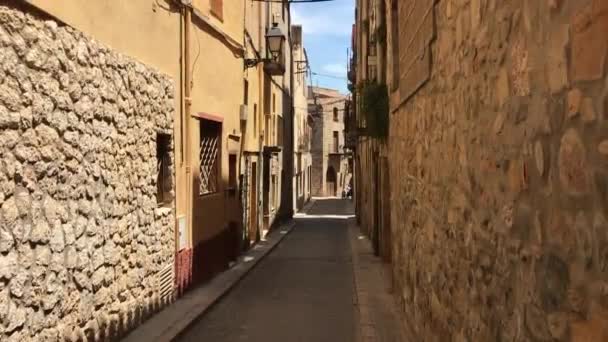 Montblanc, España, Vista de un edificio de piedra — Vídeo de stock