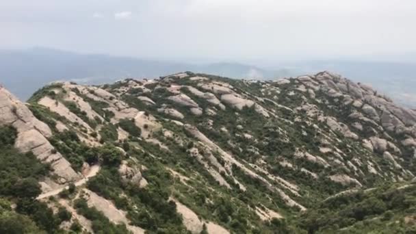蒙特塞拉特，西班牙，一座岩石山的景观 — 图库视频影像