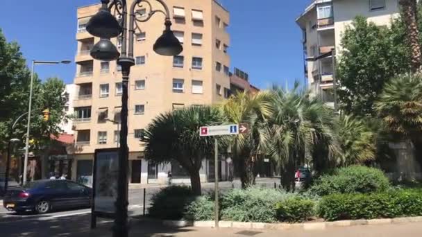 Реус, Испания, группа людей на городской улице — стоковое видео