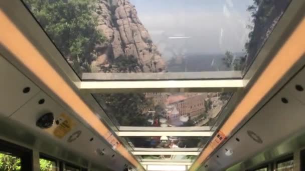 Montserrat, Spagna, tetto trasparente del tram di montagna — Video Stock