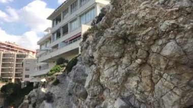 Salou, İspanya, Büyük taşlı bir bina