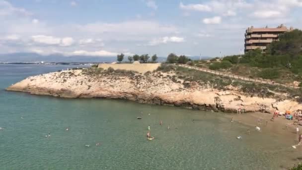 Salou, Ισπανία, ένα μεγάλο μέρος του νερού — Αρχείο Βίντεο