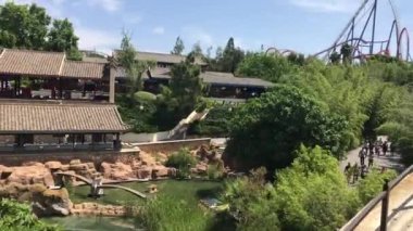 Salou, İspanya, Arkasında ağaçlar olan bir ev