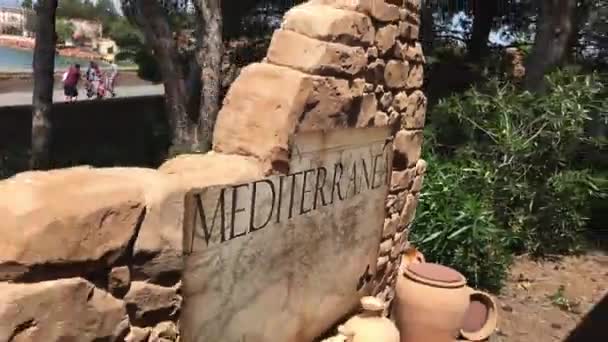 스페인의 살루, 바위 벽을 가까이 서 본 모습 — 비디오