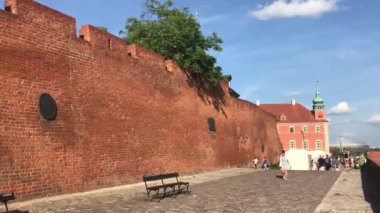 Warszawa, Polonya, büyük tuğla bir bina.
