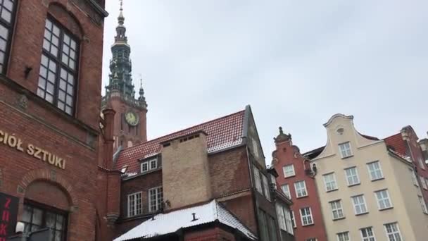 Gdańsk, Polska, Duży murowany budynek — Wideo stockowe