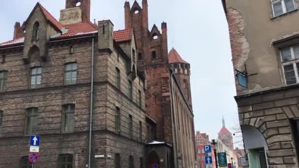 Gdańsk, Polska, Duży murowany budynek — Wideo stockowe