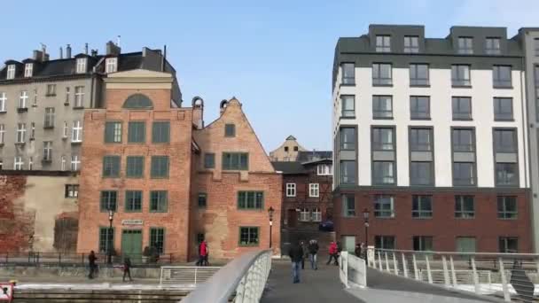 Gdansk, Pologne, Un grand bâtiment — Video