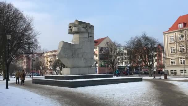 Gdańsk, Polska, Dom pokryty śniegiem — Wideo stockowe