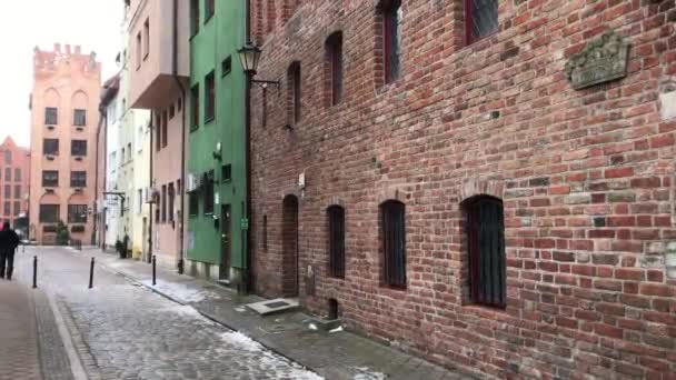 Gdansk, Polonia, Un edificio de ladrillo — Vídeos de Stock