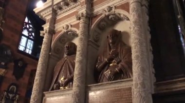 Krakow, Polonya, Eski bir binaya yakın.