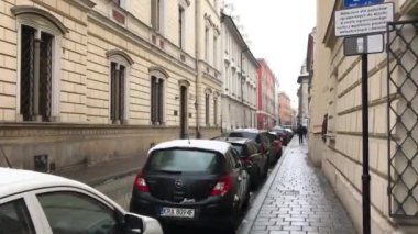 Krakow, Polonya, Şehir sokağına park edilmiş bir araba