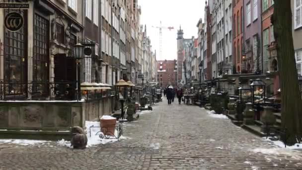 Gdansk, Polen, En stadsgata — Stockvideo