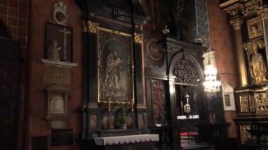 Krakow, Polonya, Binanın önünde bir şömine