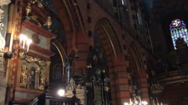 Krakow, Polonya, arka planda büyük bir bina