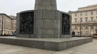 Lodz, Polonya, Bir binanın önündeki heykel