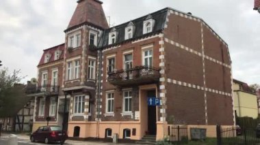 Ustka, Polonya, büyük bir tuğla bina