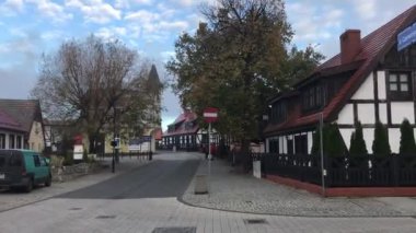 Ustka, Polonya, Binanın kenarında bir tabela