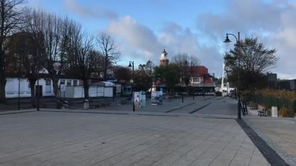 Ustka, Polen, Nahaufnahme einer Straße — Stockvideo