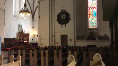 Riga, Letonya, büyük aynalı bir oda.