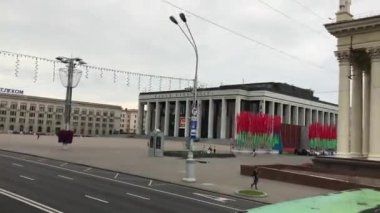 Minsk, Belarus, Köprüden geçen bir tren
