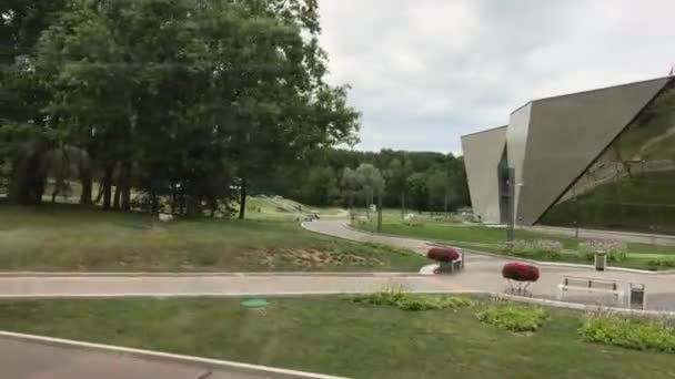 Minsk, Biélorussie, Bâtiment triangulaire FHD — Video