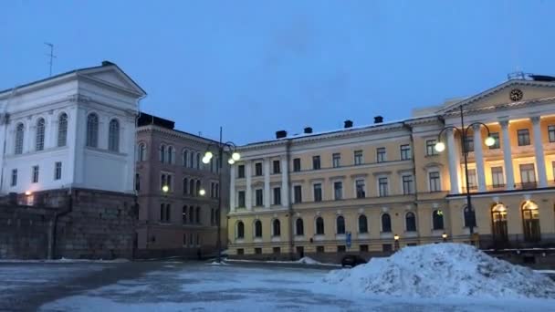 Helsinki, Finlandia, Un grande edificio — Video Stock