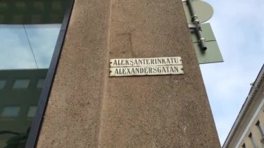 Helsinki, Finlandiya, Binanın yan tarafında bir tabela